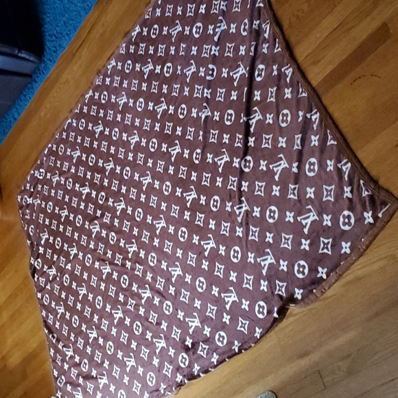 Blankets - PLUSH - Large to Queen - NWT - $65 - Picture 6 of 6